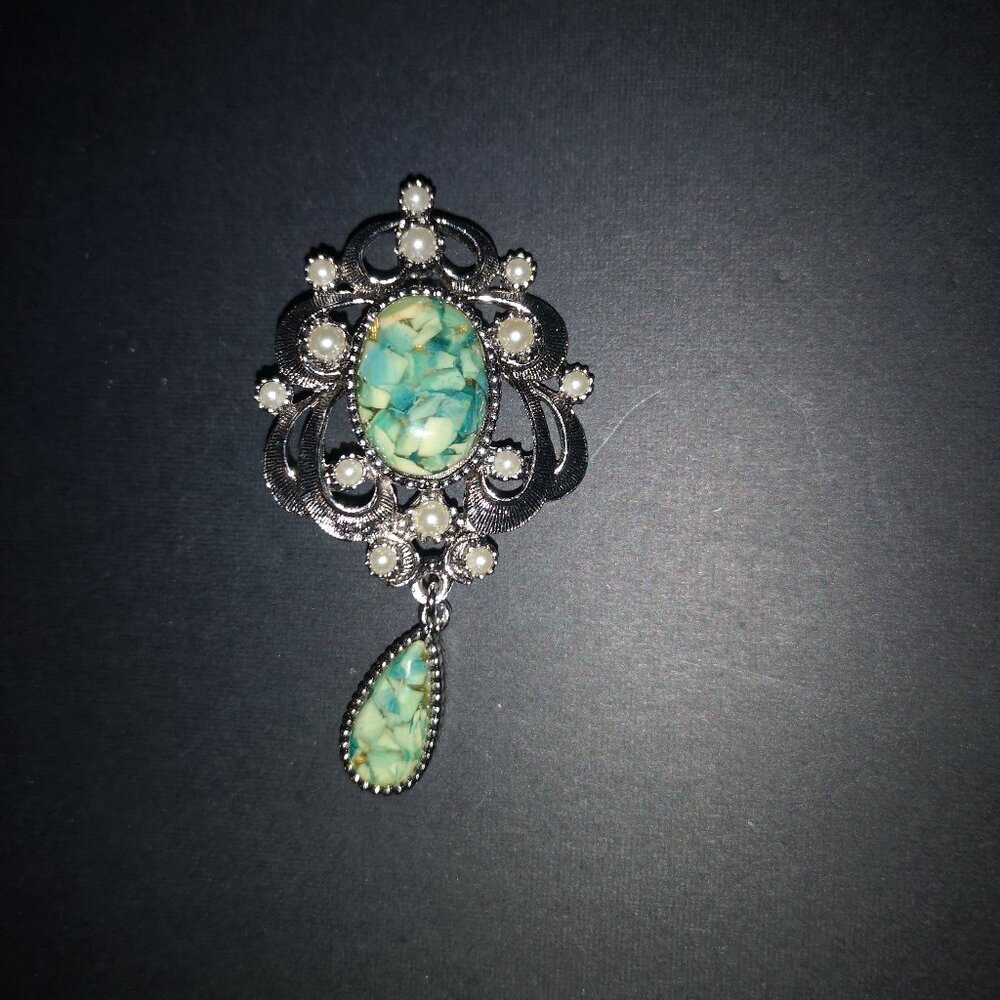 Vintage Sarah Coventry Isabella Brooch 1974 Silver Tone Green & Faux Pearls